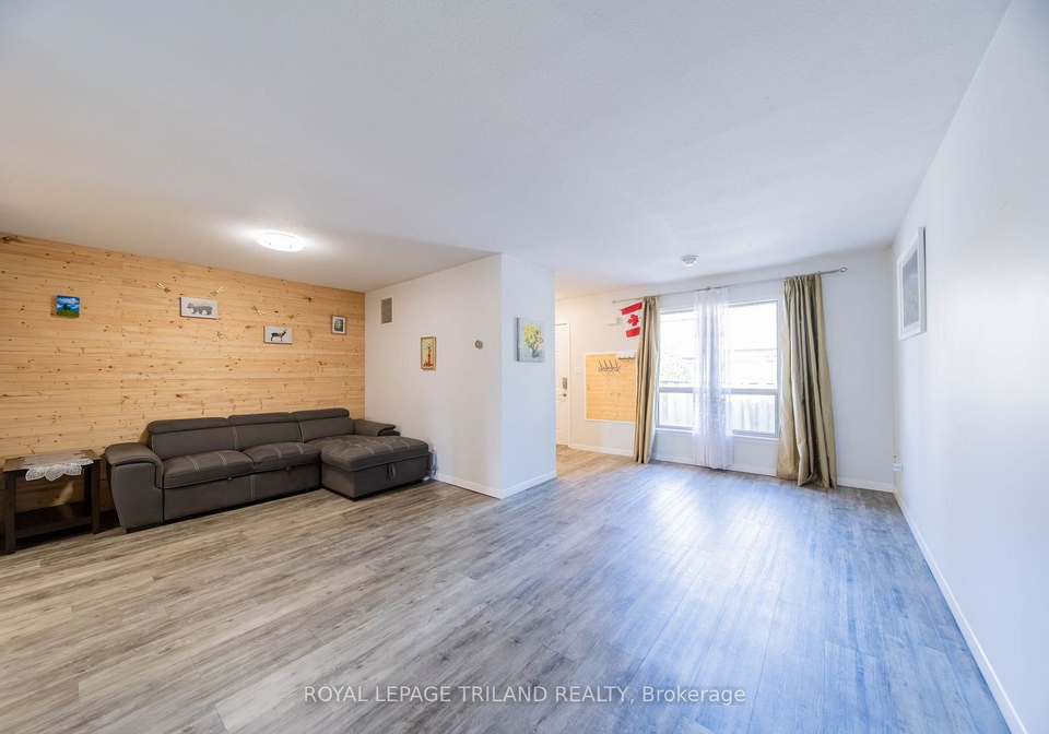 8-oak-street-lambton-shores-ontario-x13756434