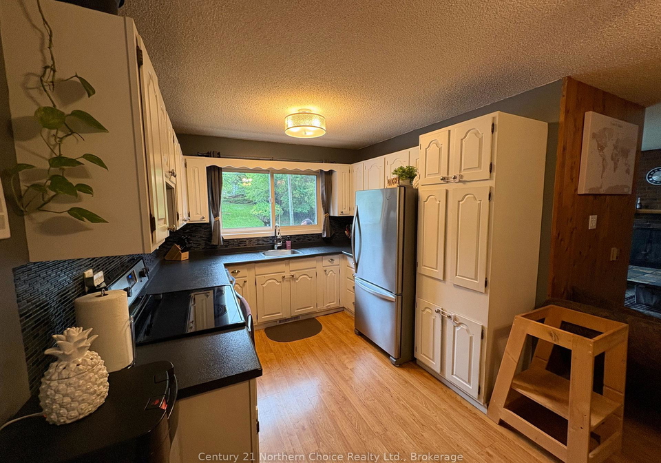 311-ottawa-street-s-kenora-ontario-x13757020