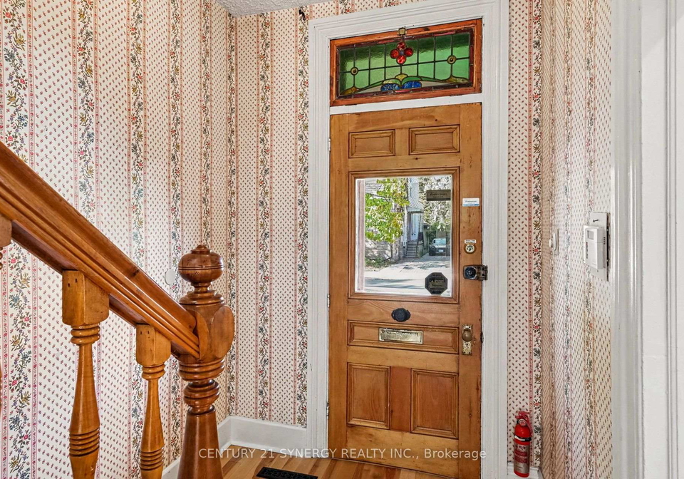 18-wilton-crescent-ottawa-ontario-x13757062