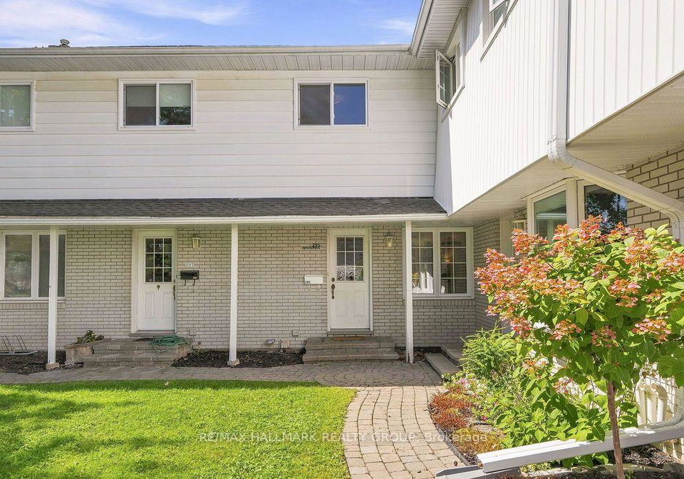295-beechgrove-avenue-ottawa-ontario-x13757842