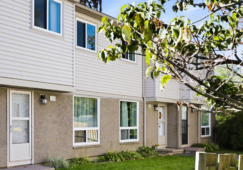 1355-perez-crescent-ottawa-ontario-x13758250