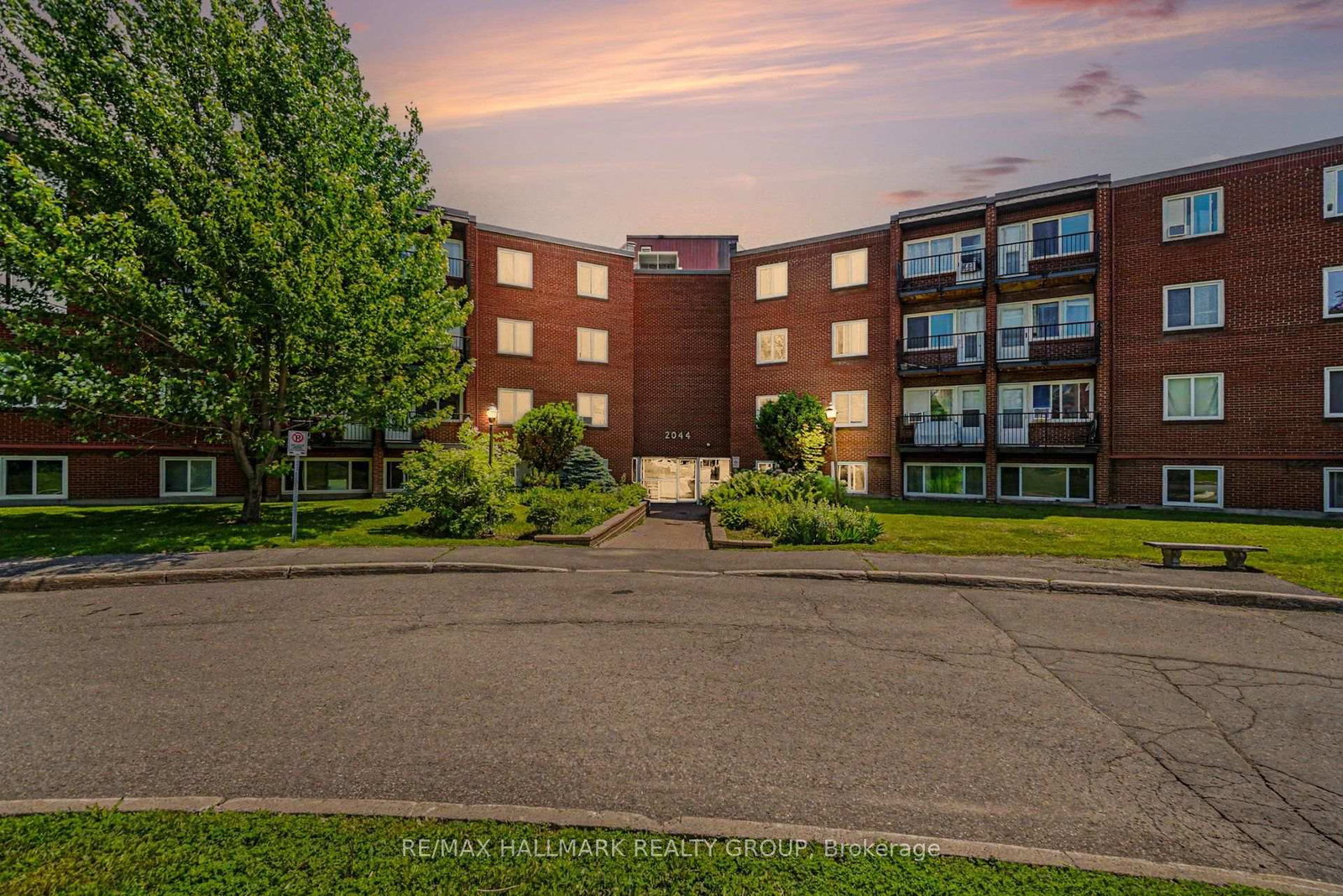2044-arrowsmith-drive-ottawa-ontario-x13758576