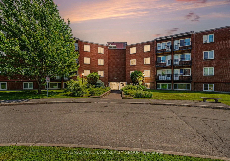 2044-arrowsmith-drive-ottawa-ontario-x13758576