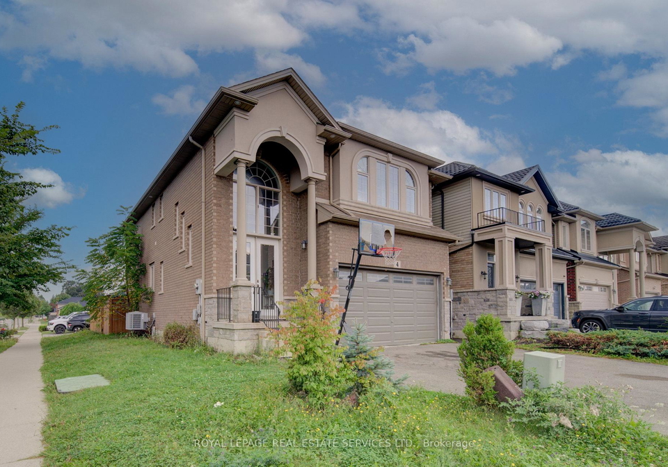 4-chartwell-circle-s-hamilton-ontario-x13758734