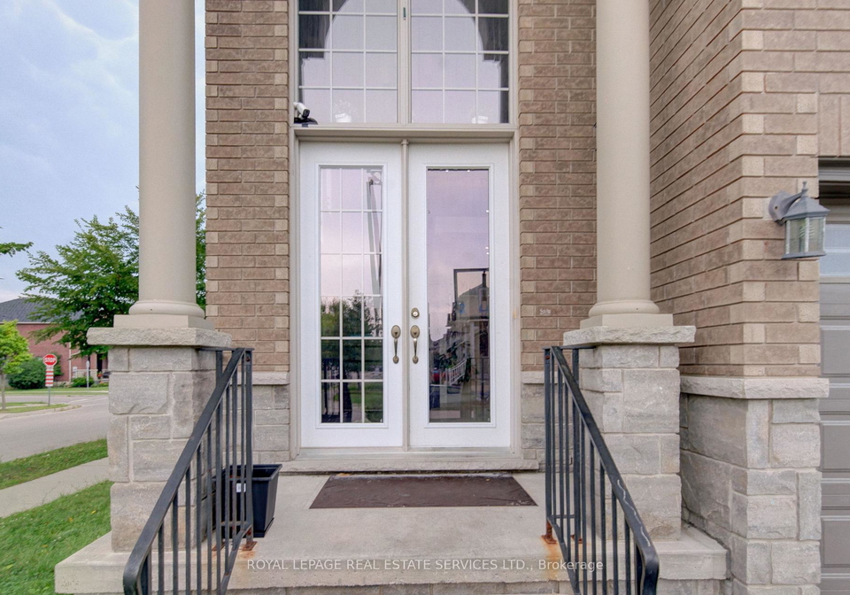 4-chartwell-circle-s-hamilton-ontario-x13758734