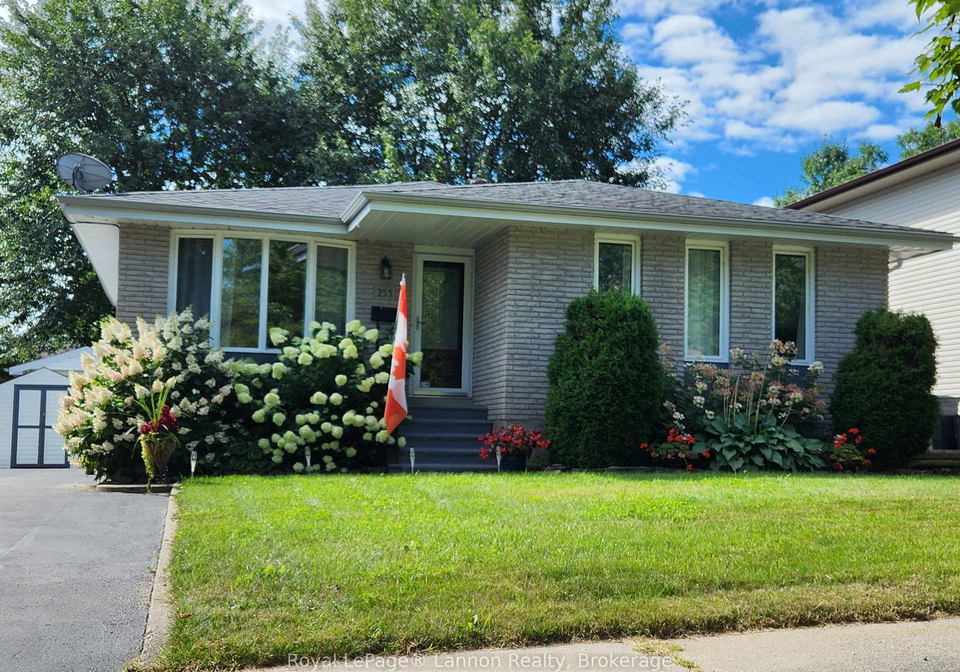 253-downing-street-thunder-bay-ontario-x13758908