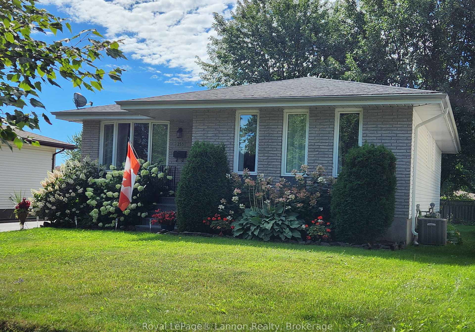 253-downing-street-thunder-bay-ontario-x13758908