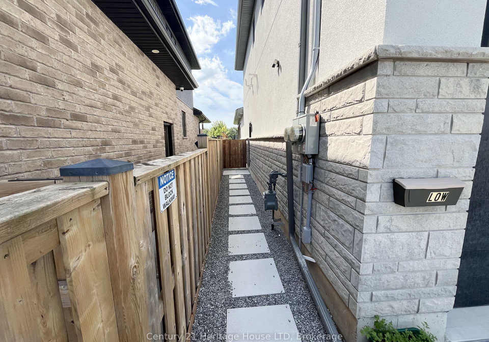 99a-moffatt-street-st-catharines-ontario-x13758940