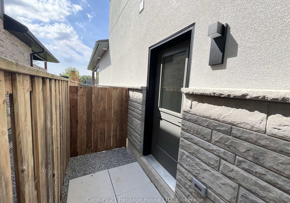 99a-moffatt-street-st-catharines-ontario-x13758940