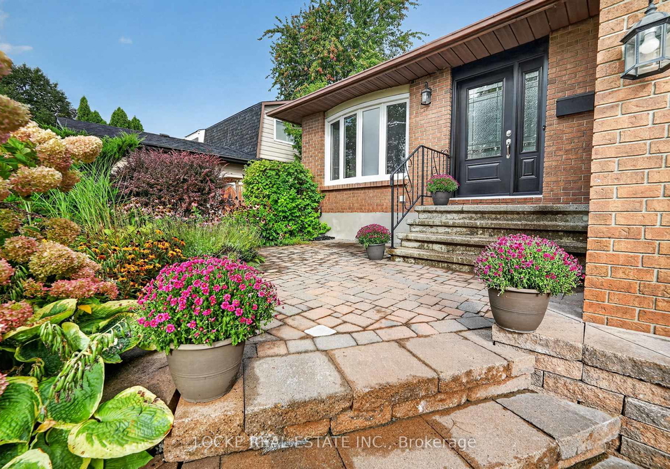 1161-beaujolais-crescent-ottawa-ontario-x13759062