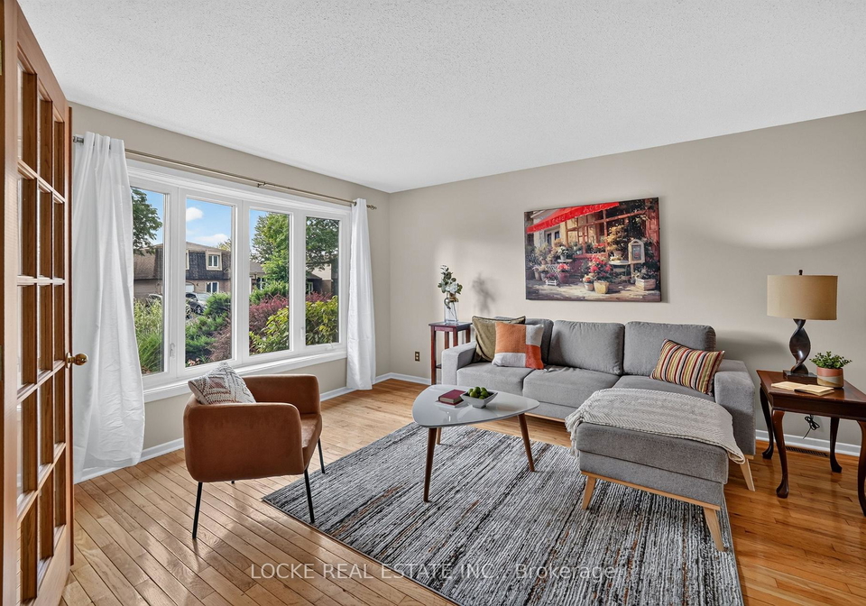1161-beaujolais-crescent-ottawa-ontario-x13759062