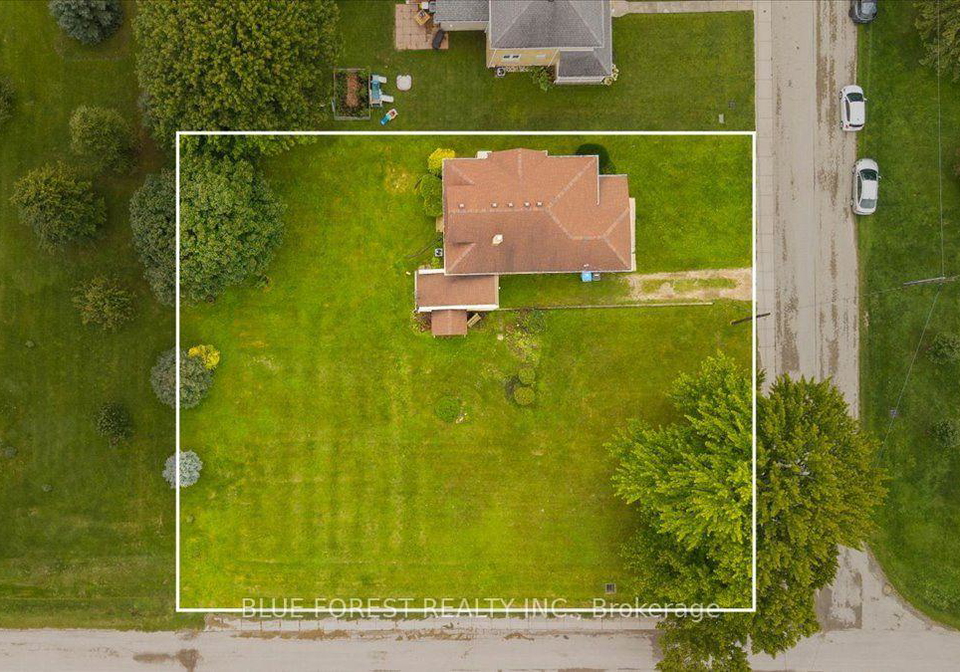 144-clyde-street-adelaide-metcalfe-ontario-x13759358