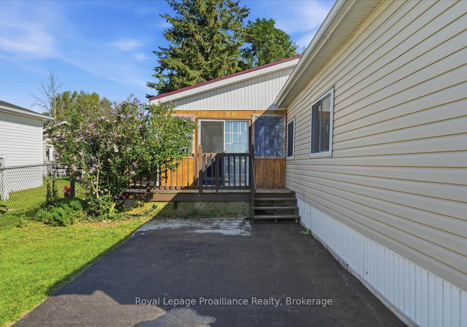 10-nightingale-lane-quinte-west-ontario-x13759376