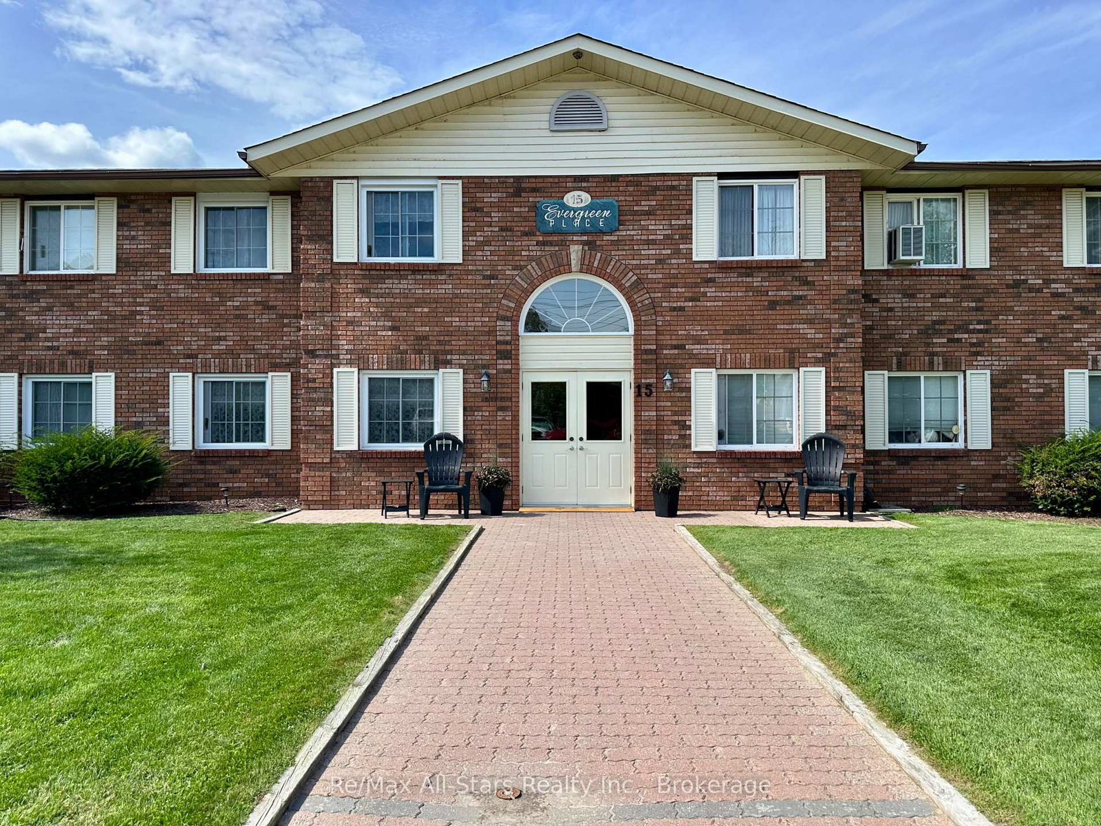 15-clifton-street-kawartha-lakes-ontario-x13759510