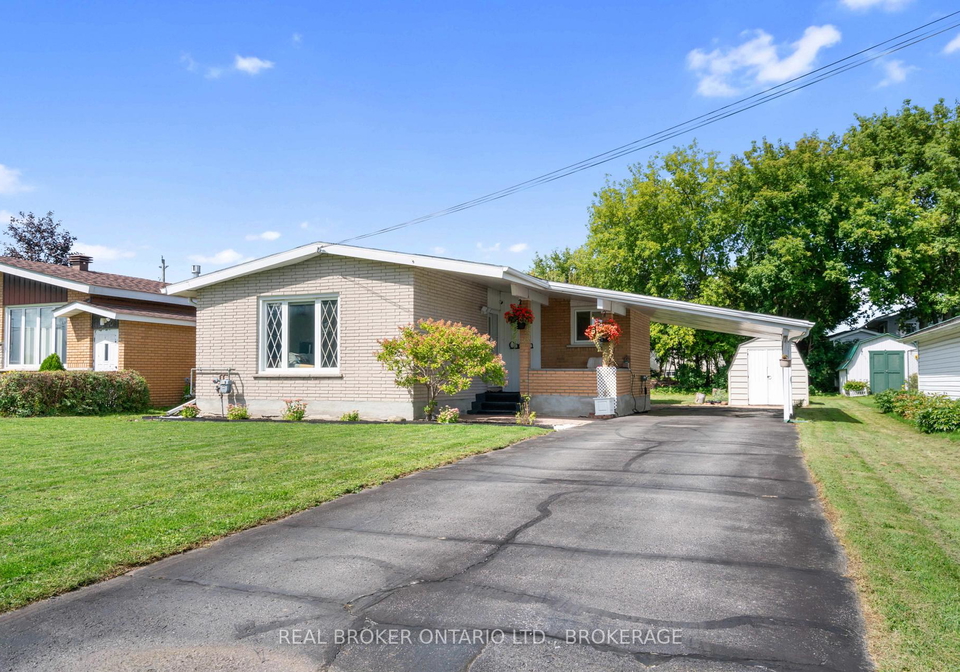 121-st-george-street-w-north-glengarry-ontario-x13759590