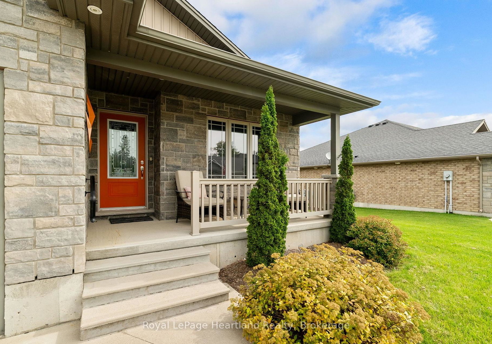 17-clayton-street-west-perth-ontario-x13759772