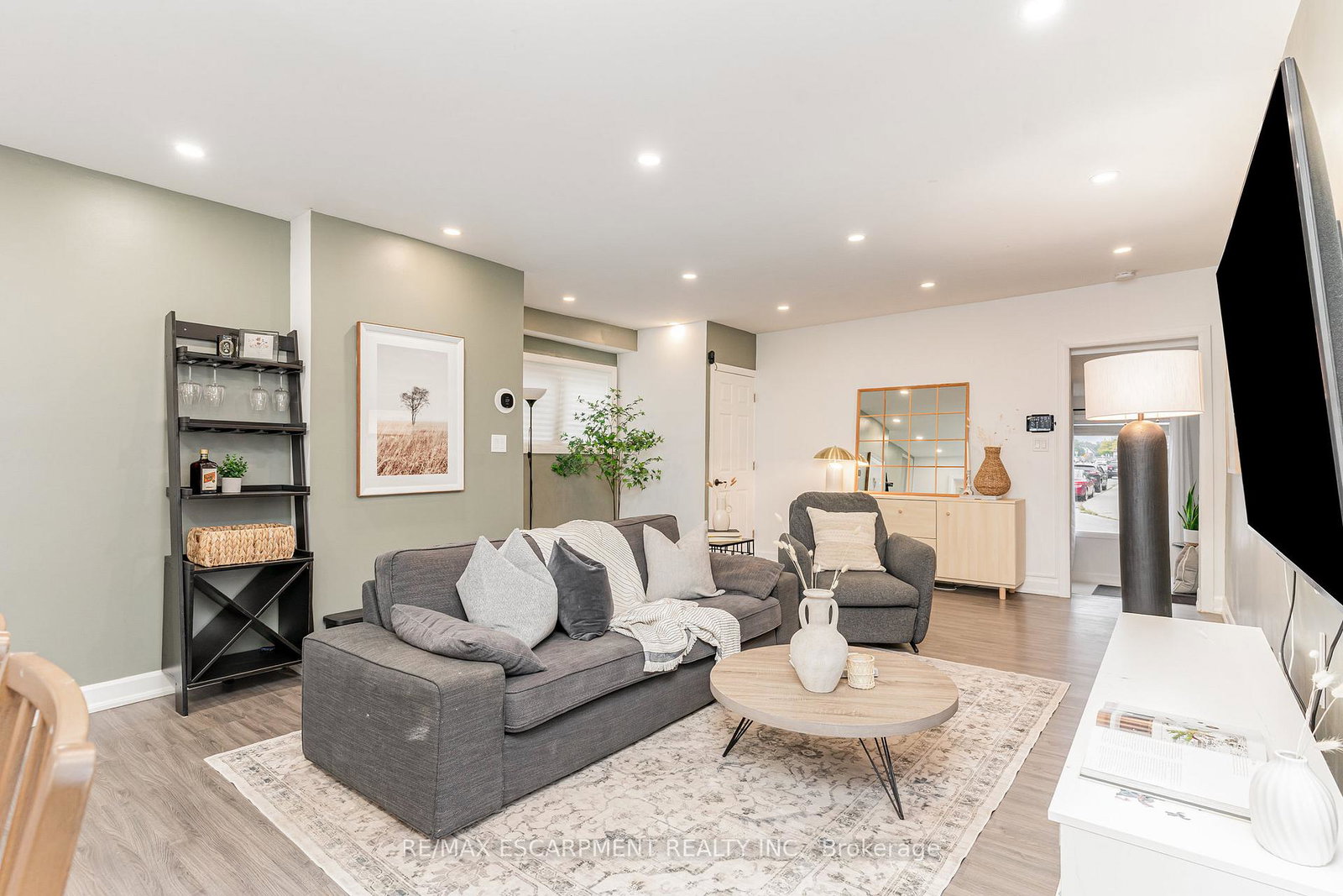 4-robins-avenue-hamilton-ontario-x13759872