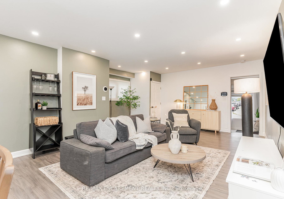 4-robins-avenue-hamilton-ontario-x13759872