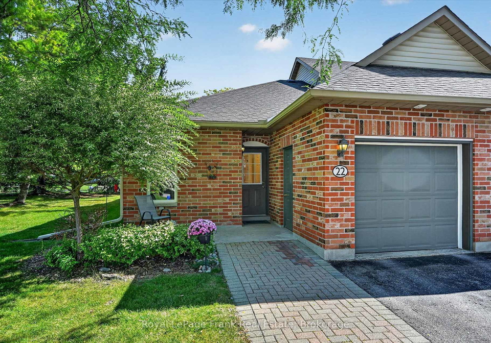 22-charles-court-selwyn-ontario-x13760068