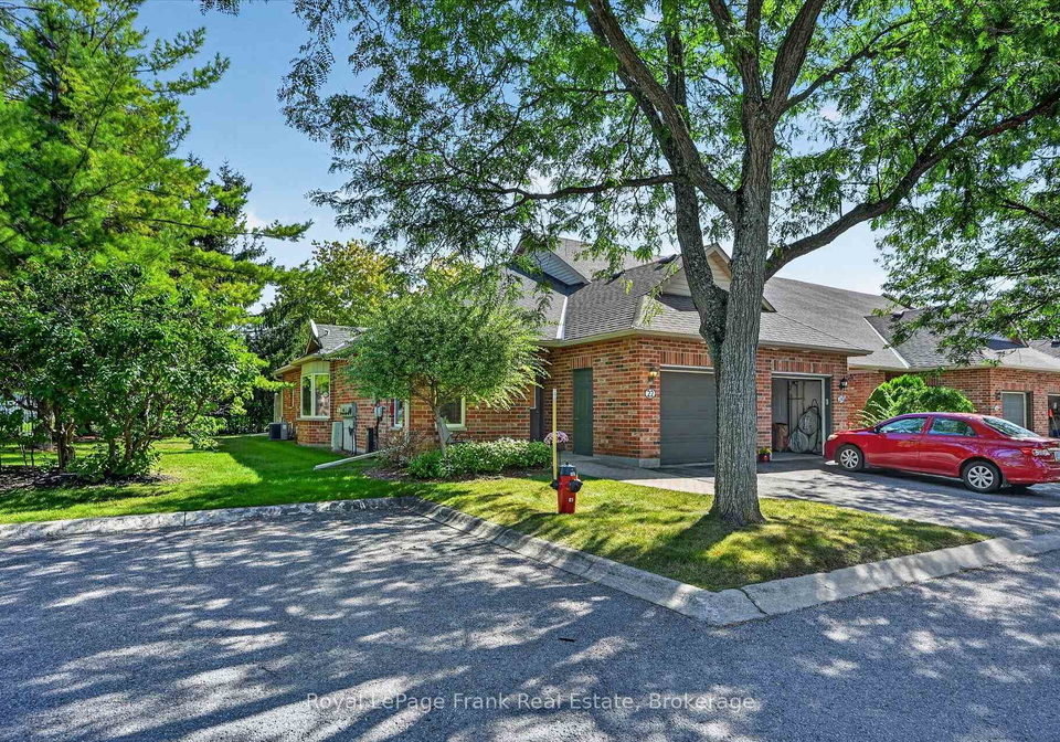 22-charles-court-selwyn-ontario-x13760068