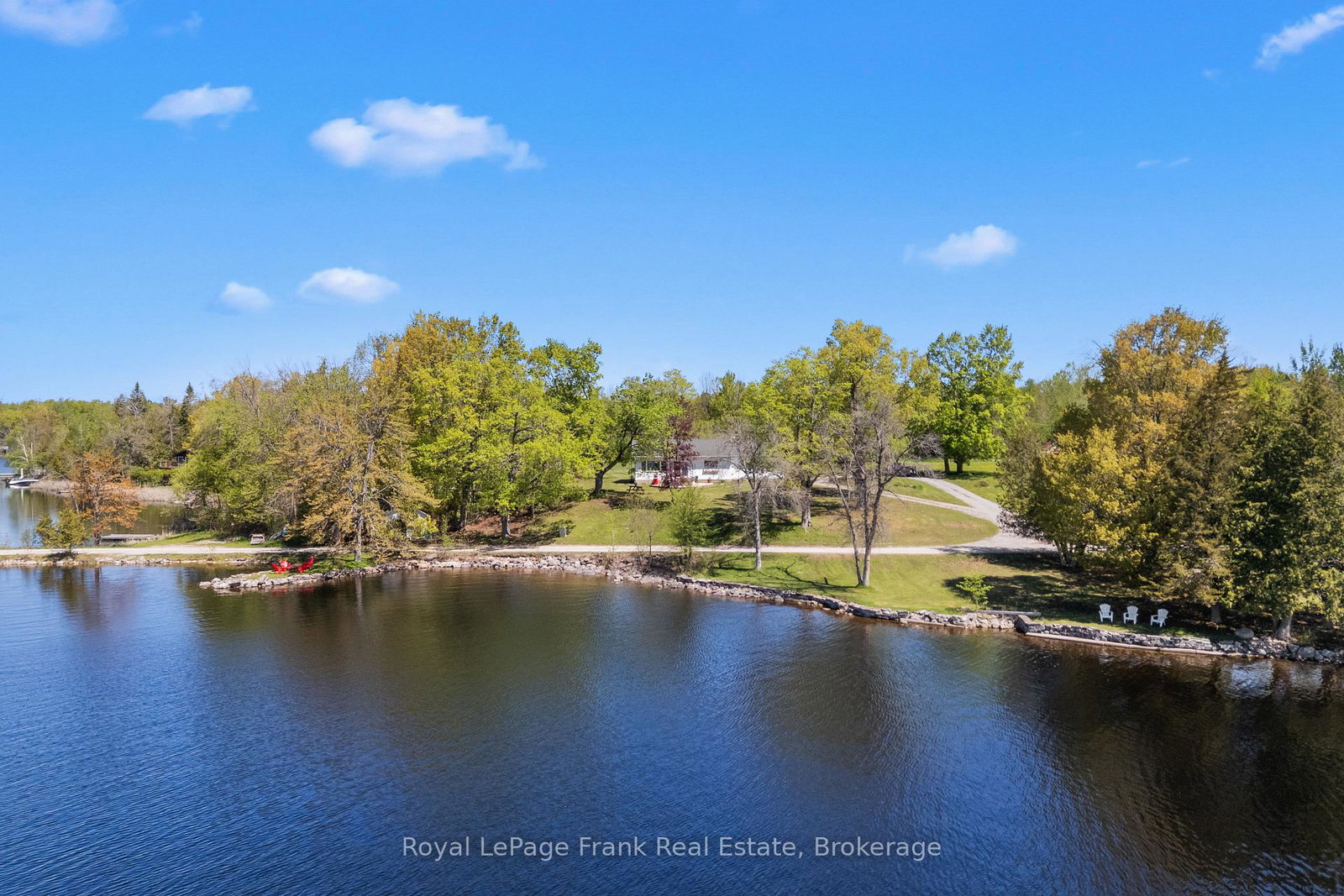 39-fire-route-98-route-trent-lakes-ontario-x13760468