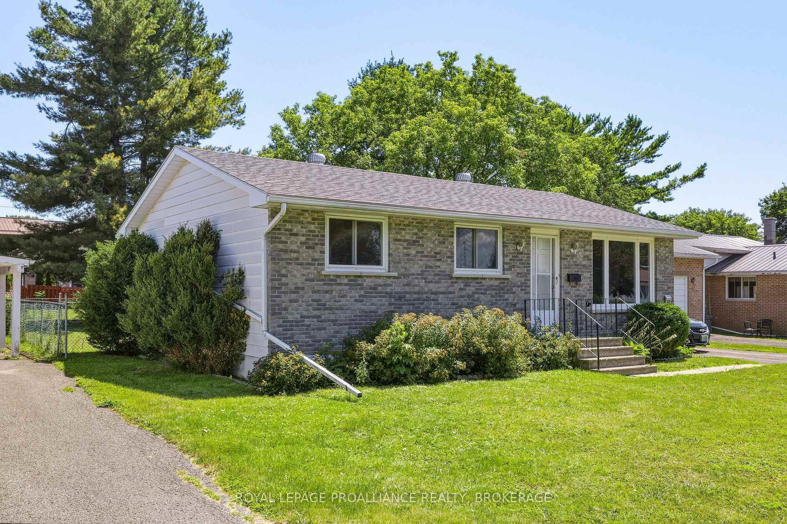 367-georgiana-street-gananoque-ontario-x13760472