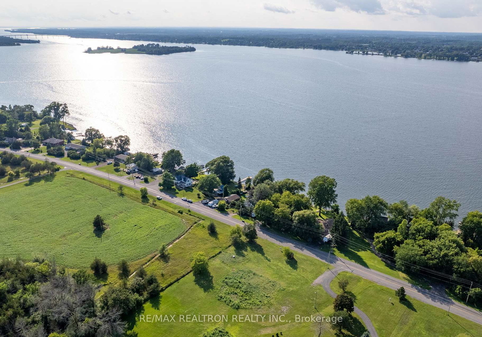 2141-county-road-greater-napanee-ontario-x13760562