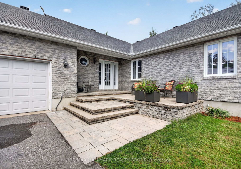8251-ranita-crescent-ottawa-ontario-x13760716