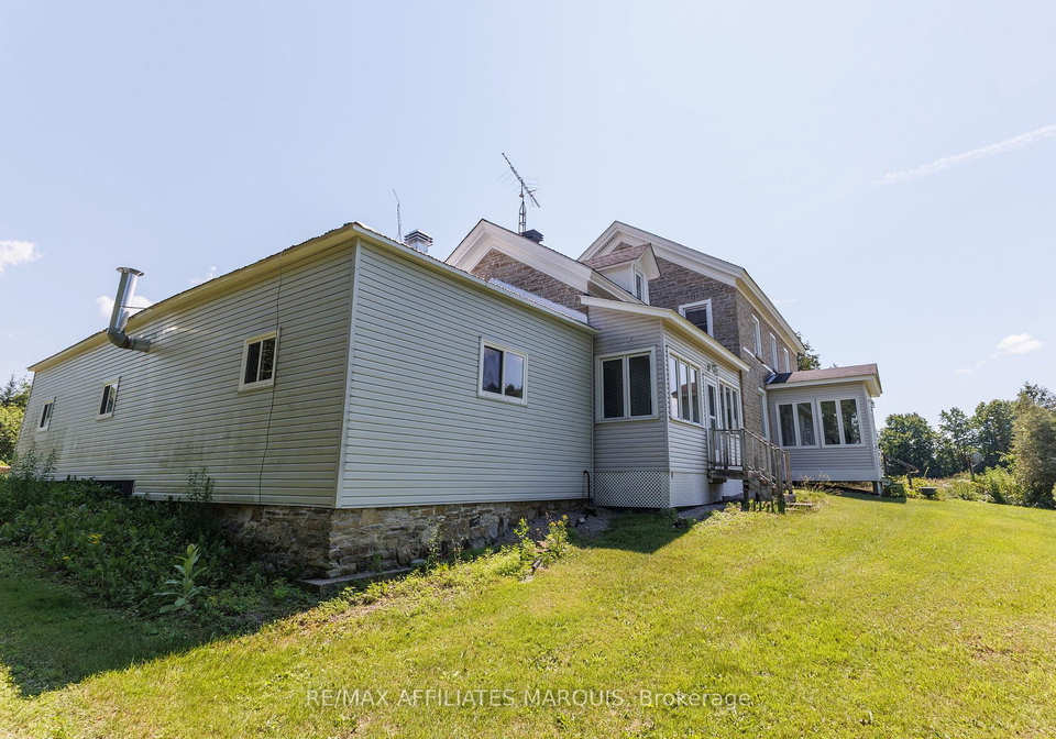 7105-adams-road-edwardsburghcardinal-ontario-x13760722