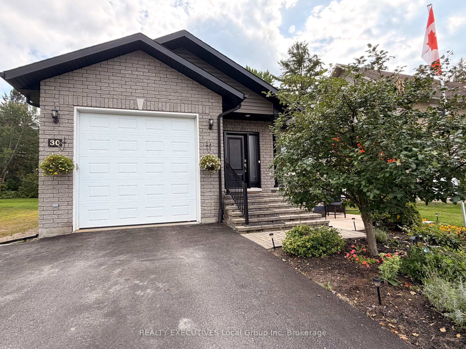 30-osprey-crescent-callander-ontario-x13761086
