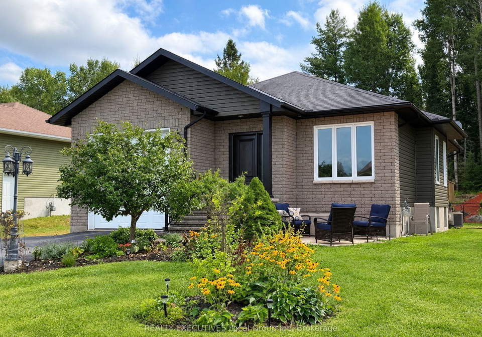 30-osprey-crescent-callander-ontario-x13761086