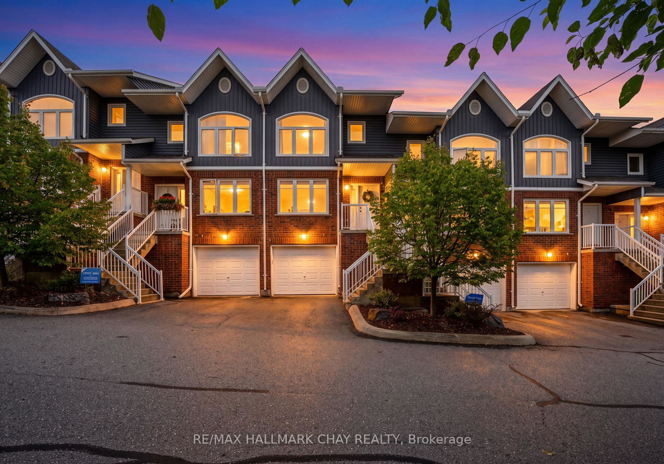 3silver-street-huntsville-ontario-x13761426