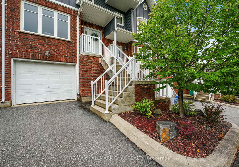 3silver-street-huntsville-ontario-x13761426