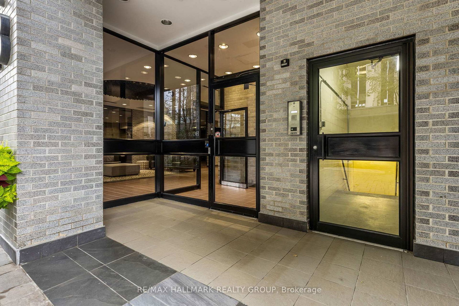 18-nepean-street-ottawa-ontario-x13762582