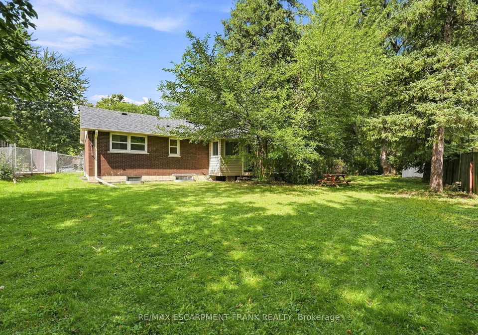8-emming-court-hamilton-ontario-x13762784