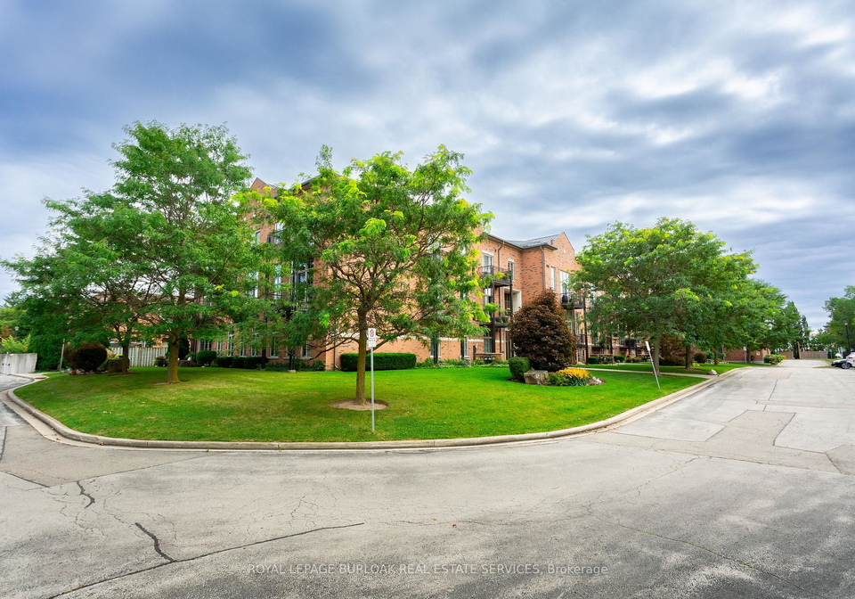 262-dundas-street-e-hamilton-ontario-x13763060