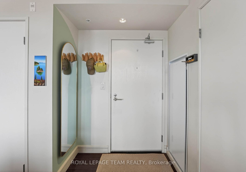 555-anand-private-ottawa-ontario-x13763204