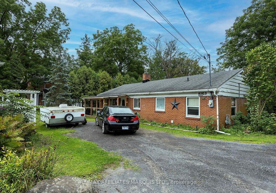 13-gibson-lane-south-dundas-ontario-x13763348