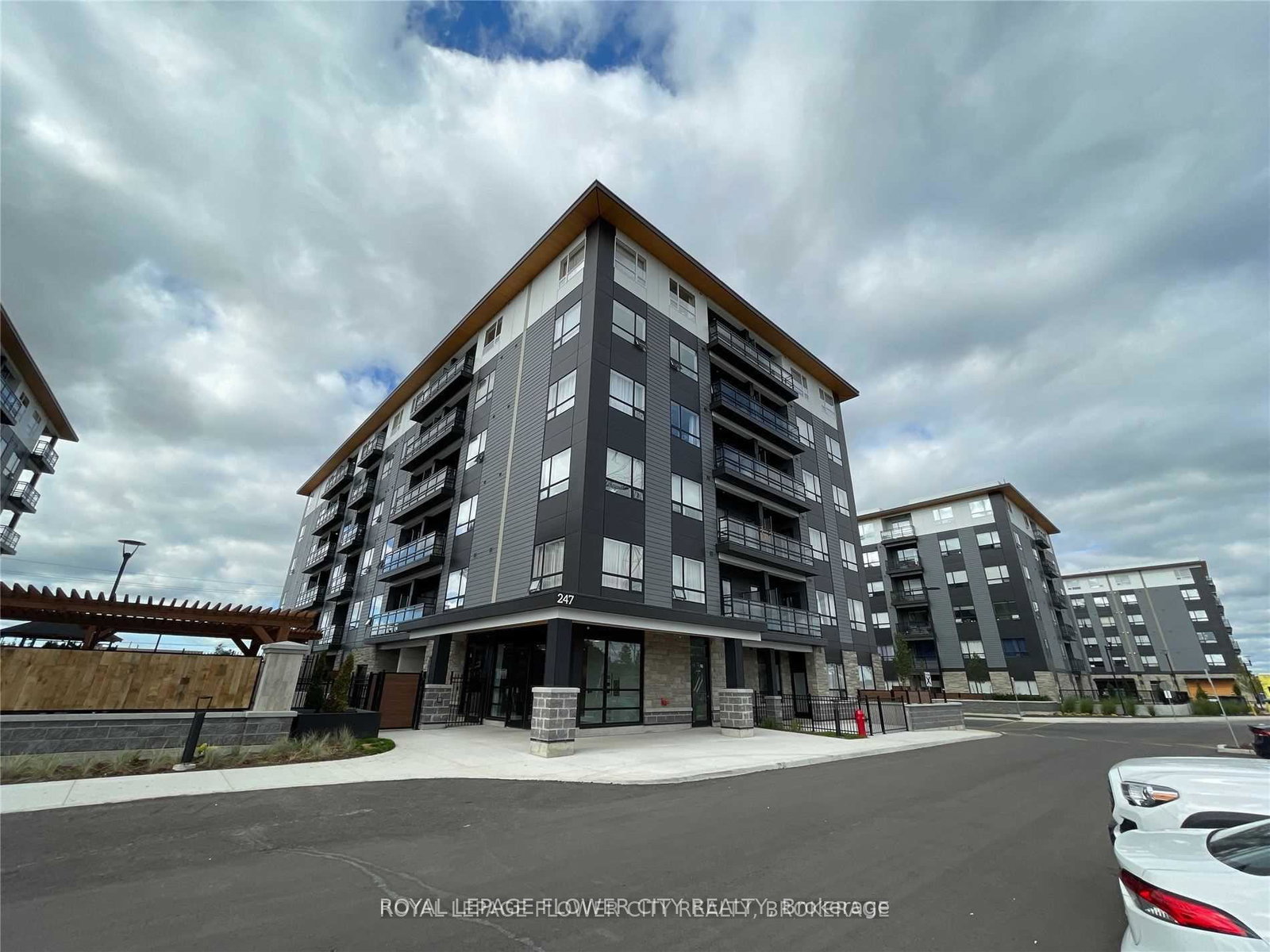 247-northfield-drive-e-waterloo-ontario-x13763594