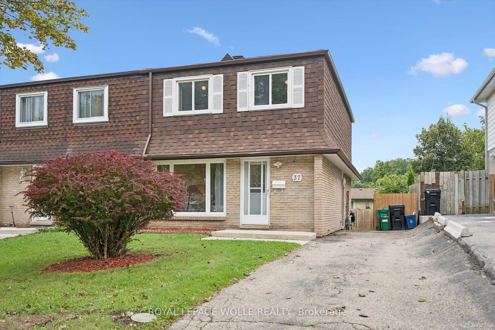 37-shadeland-crescent-kitchener-ontario-x13764070