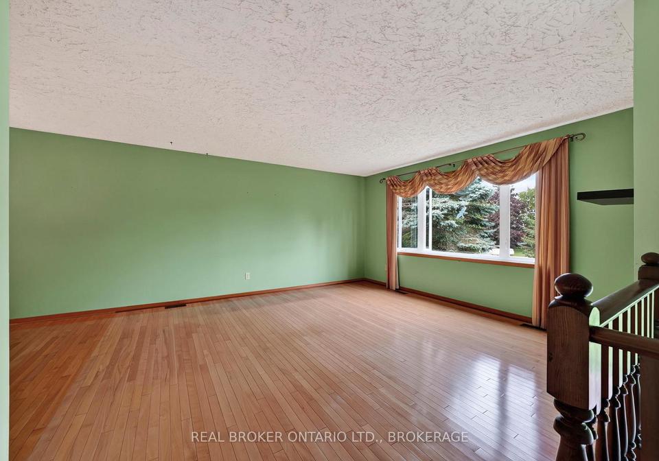 4-loyalist-crescent-south-stormont-ontario-x13764210