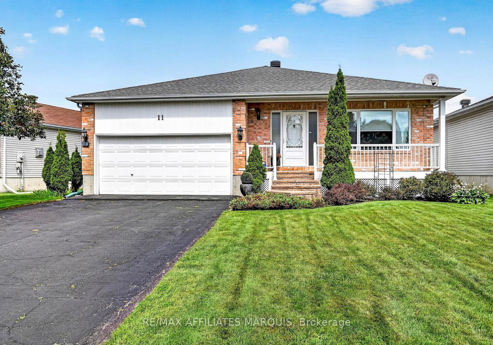 11-decaria-boulevard-perth-ontario-x13764780