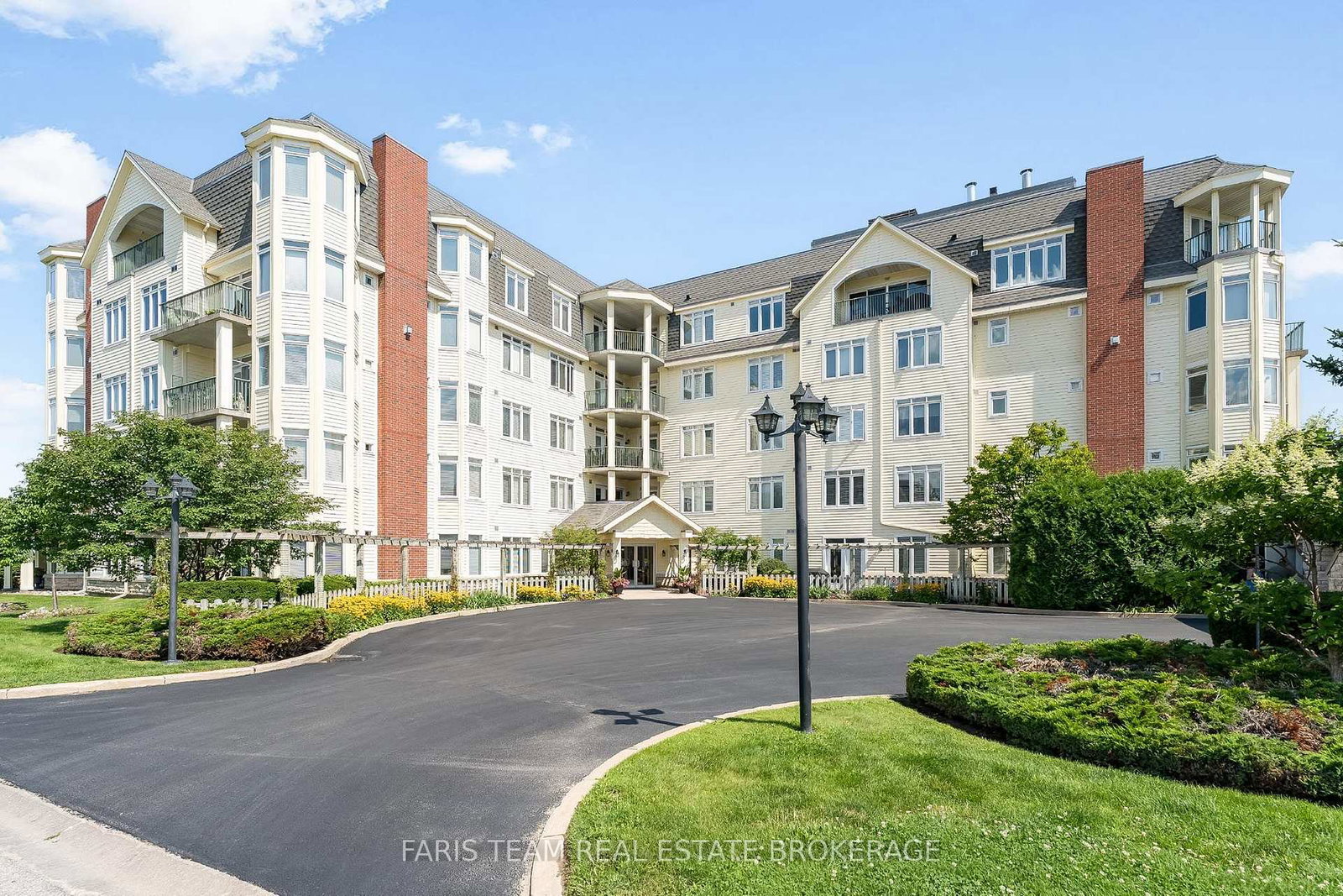 10-bay-street-e-blue-mountains-ontario-x13764822