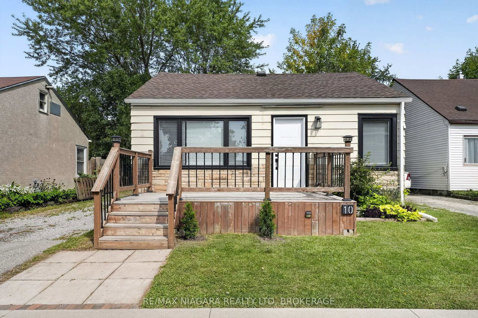 10-churchill-avenue-welland-ontario-x13765180