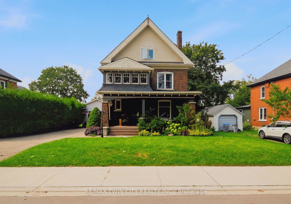 26-pacific-avenue-perth-east-ontario-x13765212