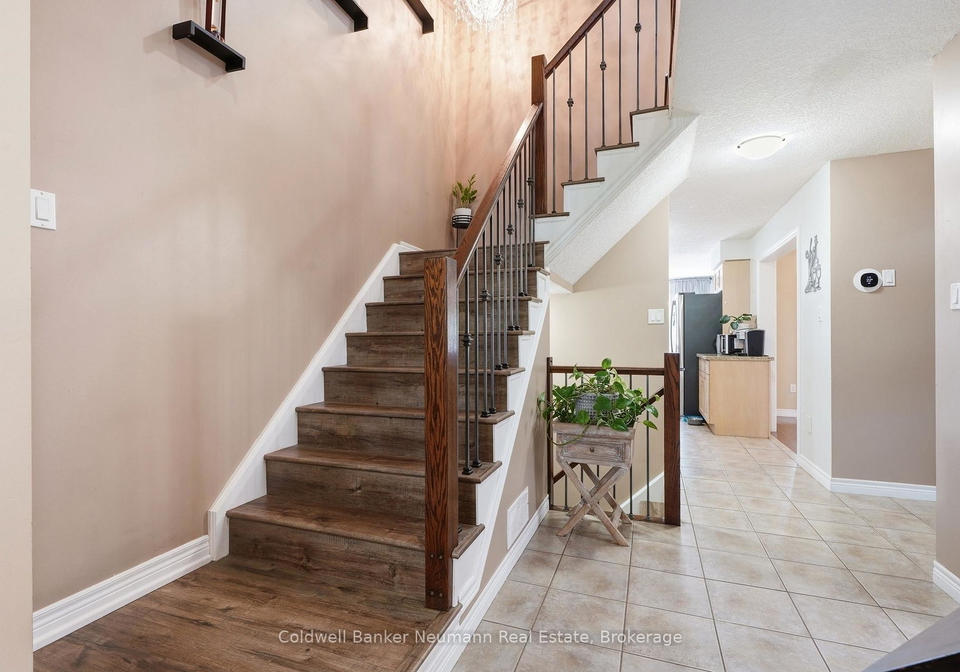 7-henderson-drive-guelph-ontario-x13765598