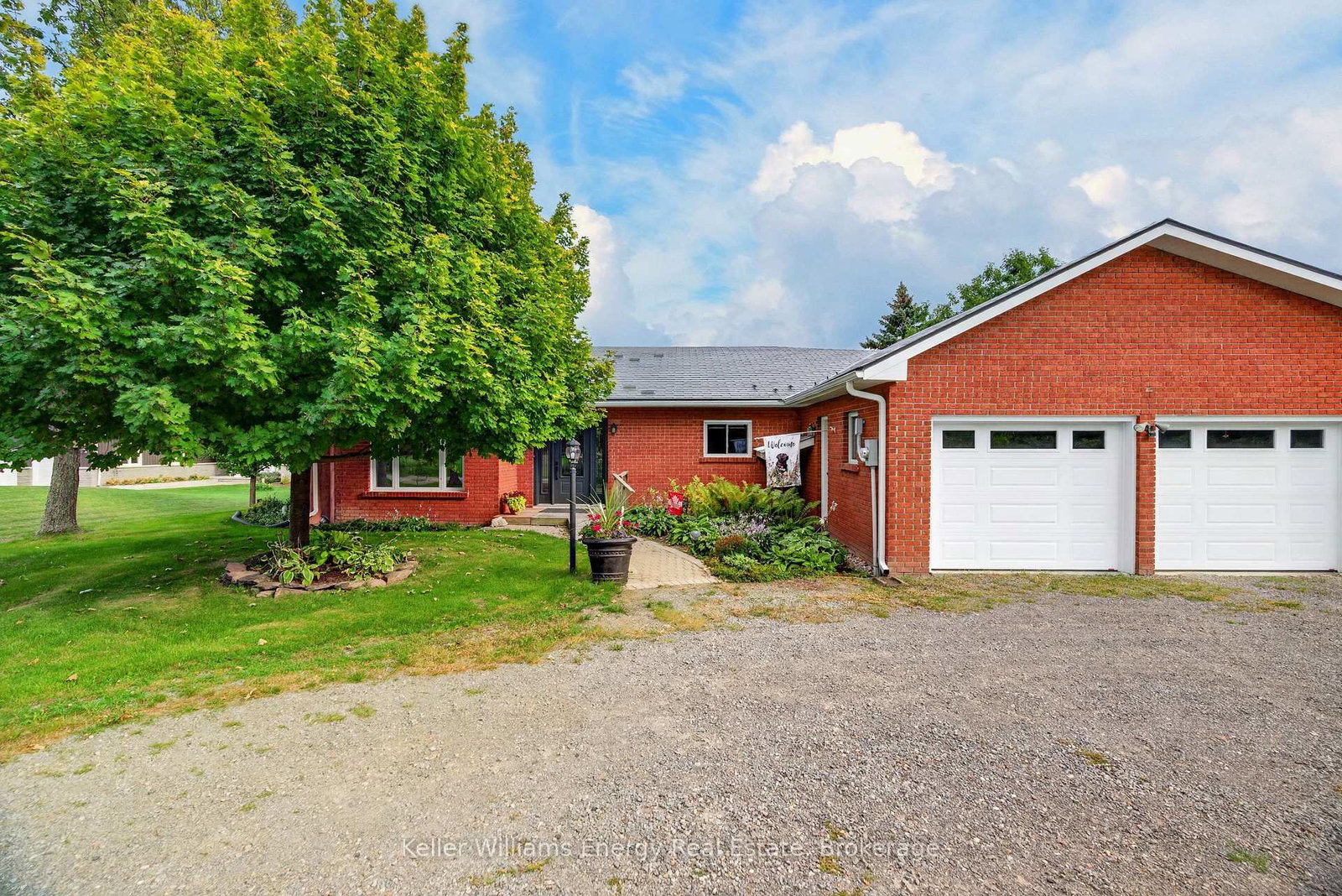 89-smiths-bay-avenue-prince-edward-county-ontario-x13765706