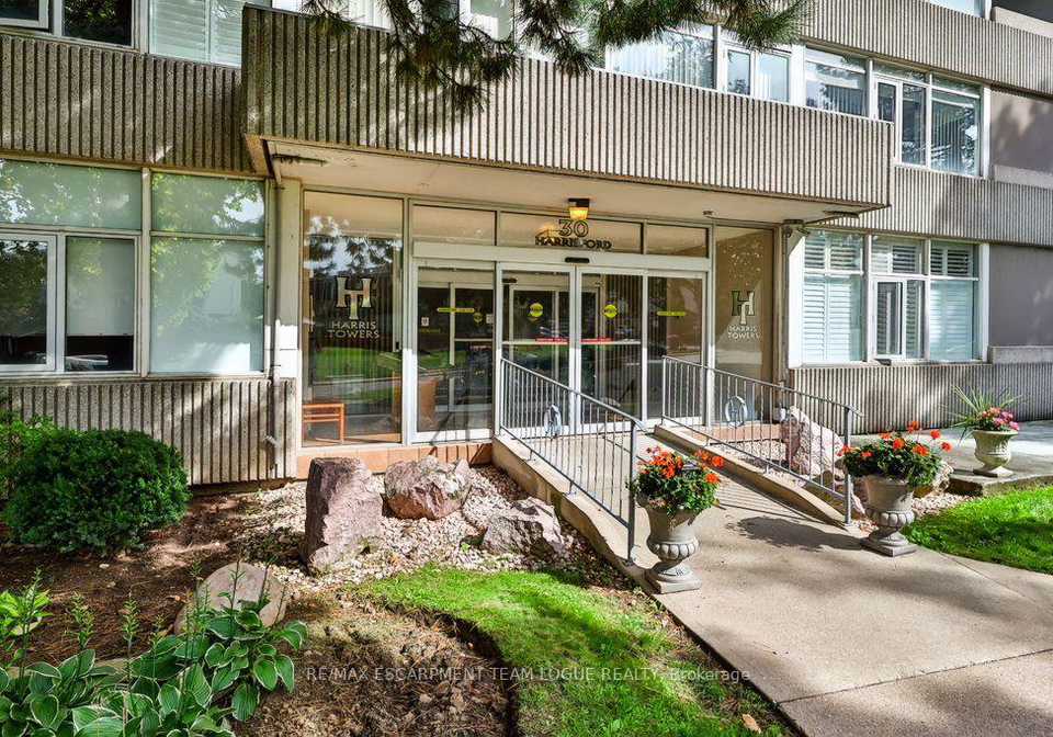 30-harrisford-street-hamilton-ontario-x13765964