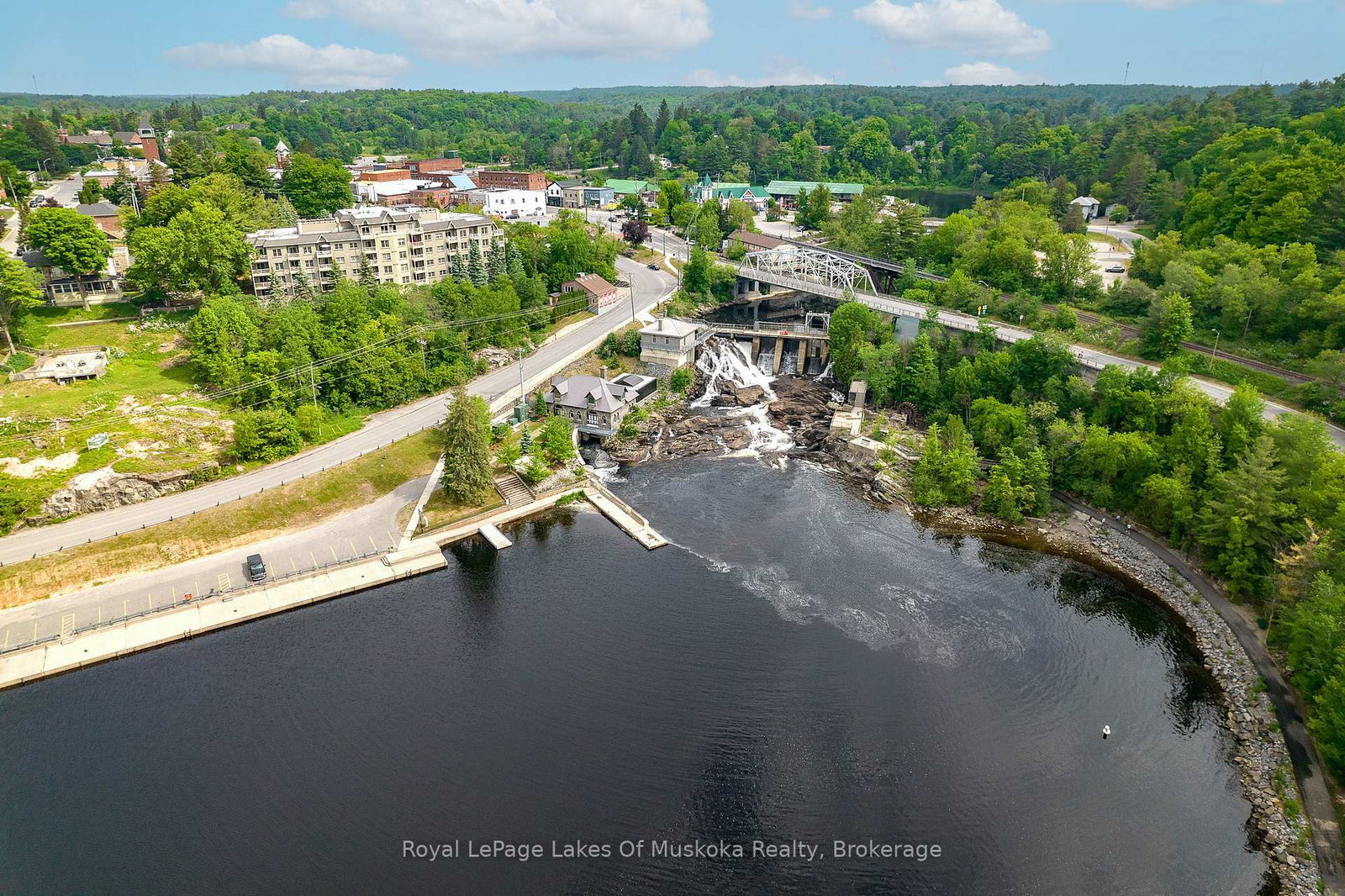 24-ontario-street-bracebridge-ontario-x13766664