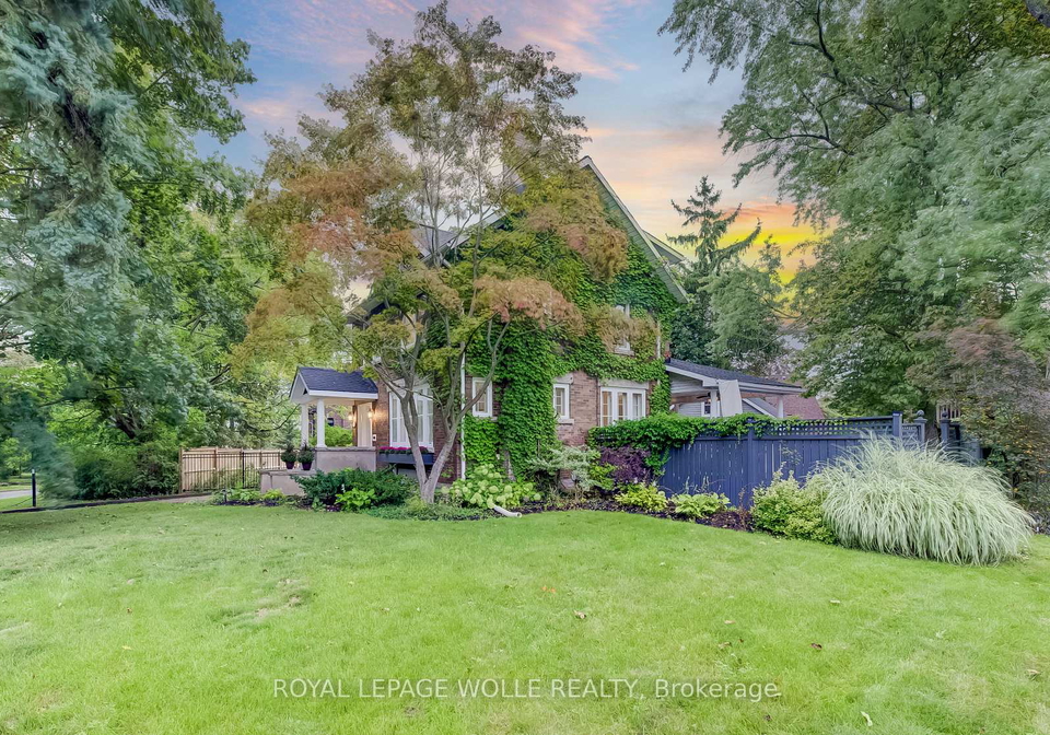 121-allen-street-w-waterloo-ontario-x13766790